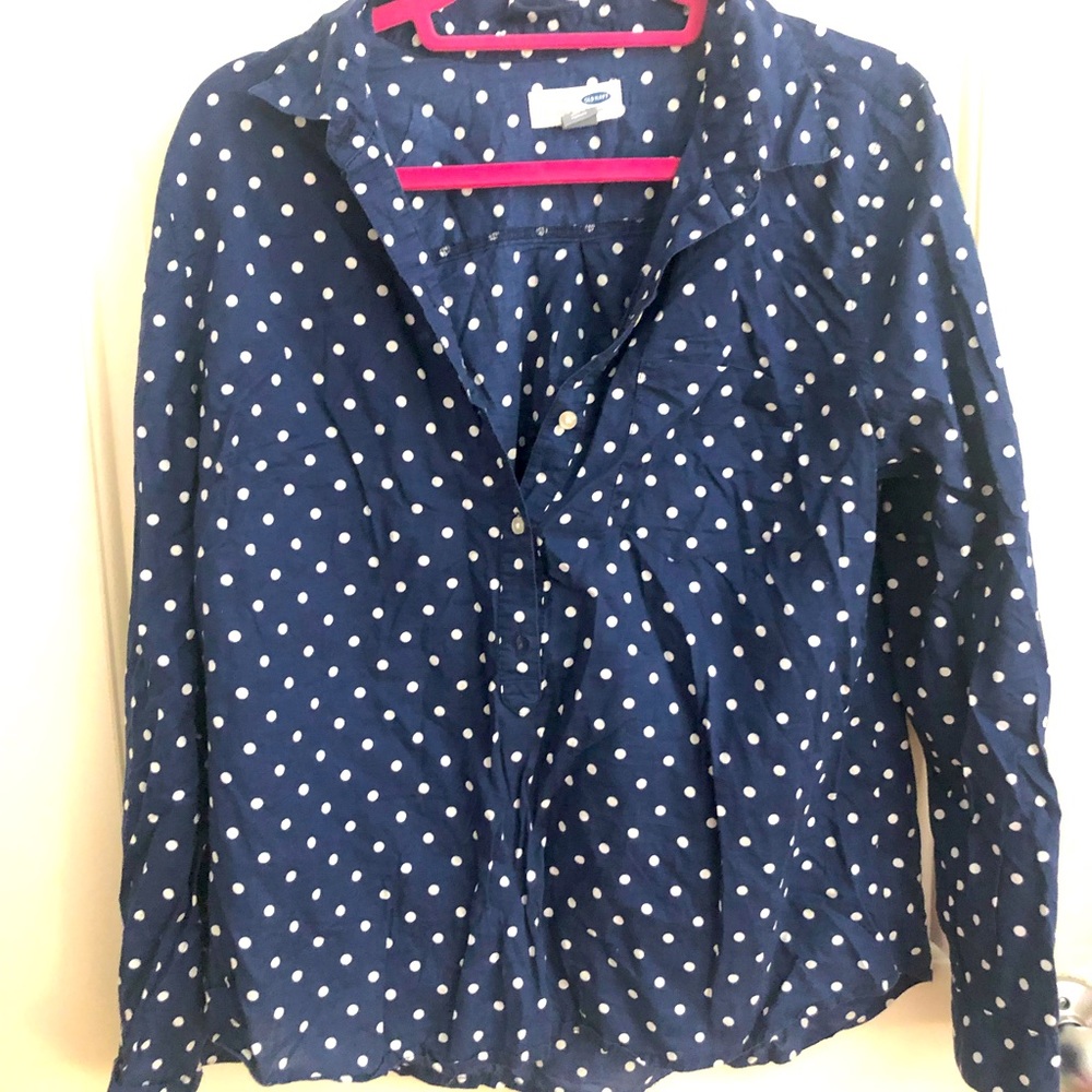 Classic “Old Navy” shirt with white polka dots in L!